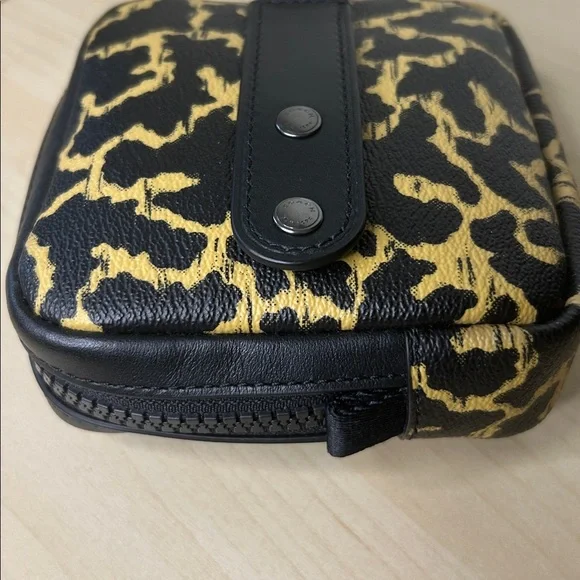 Coach Disney Dumbo Pouch Belt Bag Charm - Picture 4 of 6